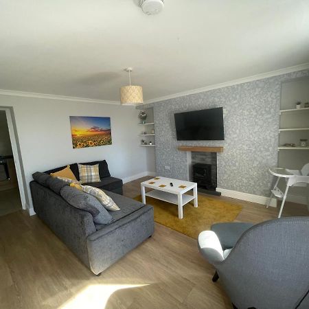 Immaculate One Bedroom Home With Private Parking Swansea Extérieur photo