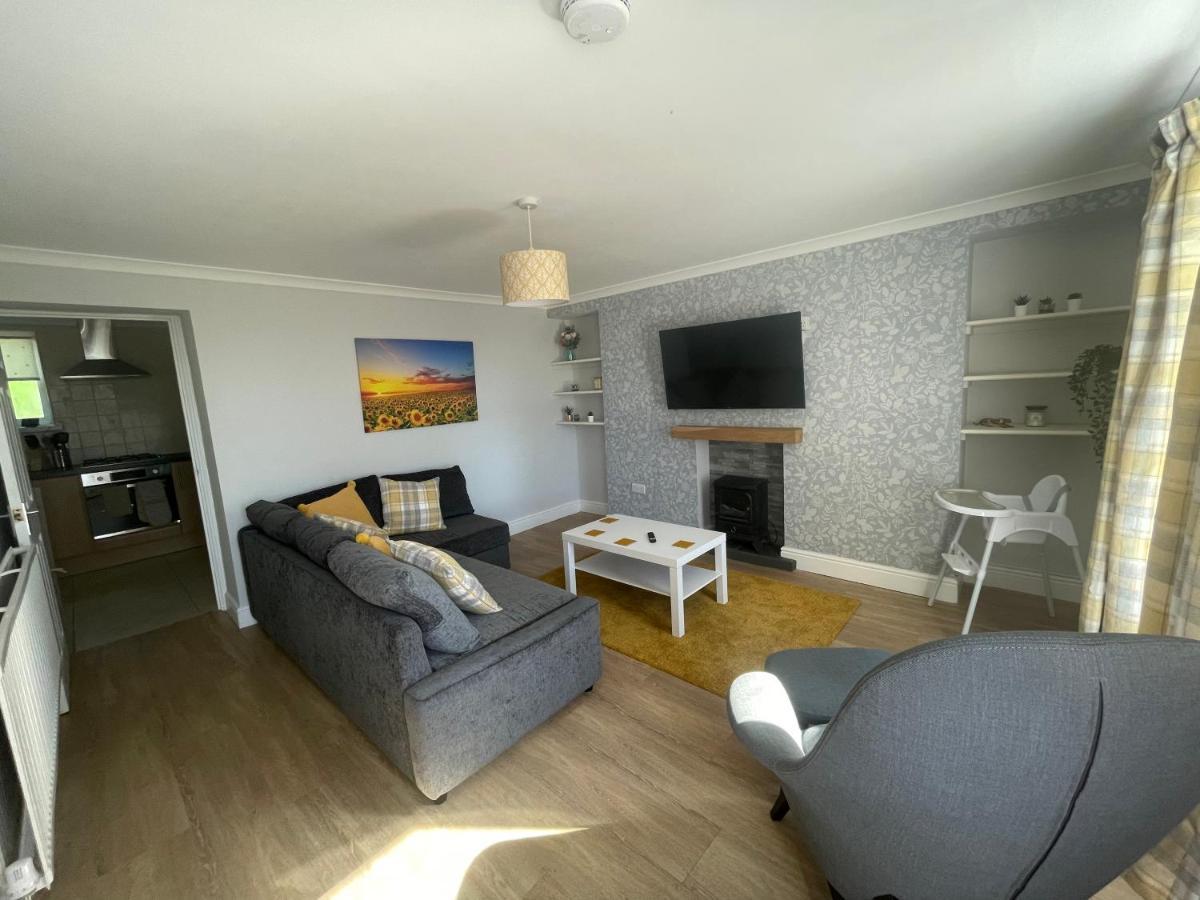 Immaculate One Bedroom Home With Private Parking Swansea Extérieur photo