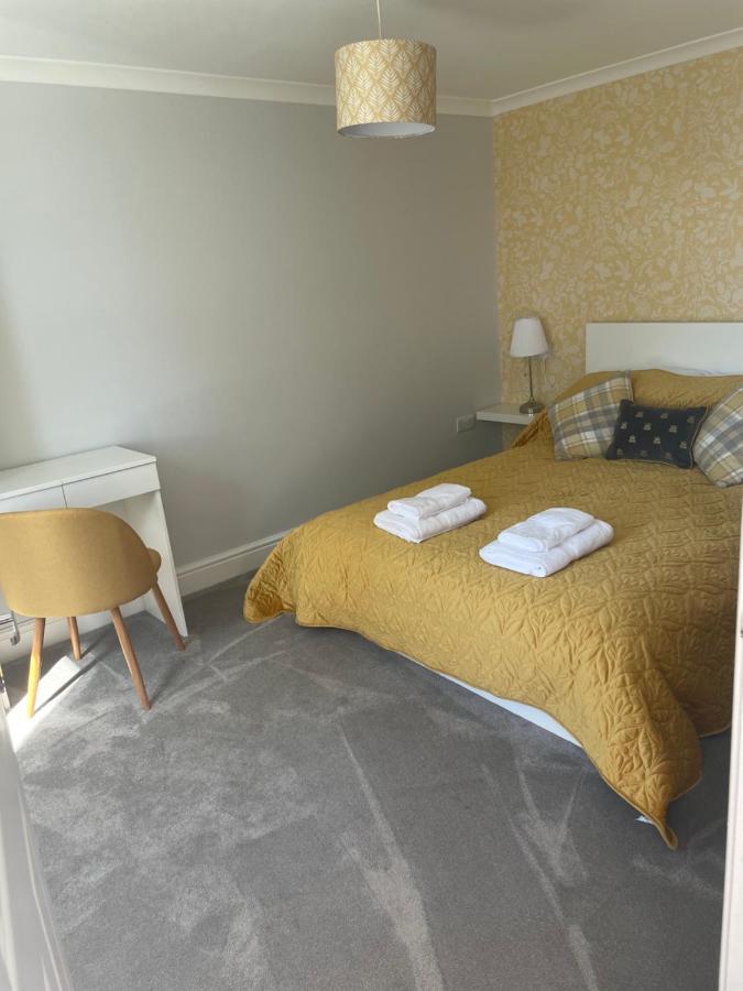 Immaculate One Bedroom Home With Private Parking Swansea Extérieur photo