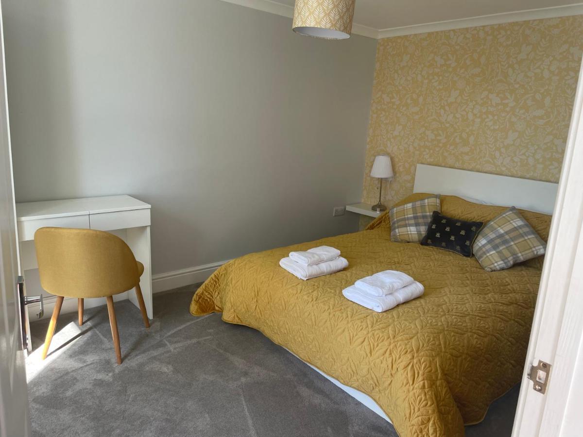 Immaculate One Bedroom Home With Private Parking Swansea Extérieur photo